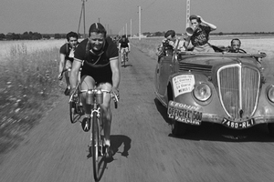 CINQ TULIPES ROUGES C 1949 PATHe FILMS 2 