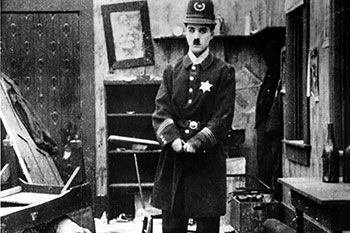 Charlot-policeman